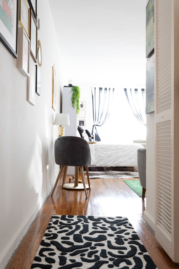 Small Living Decor Ideas in a NYC Studio Apartment | Apartment Therapy