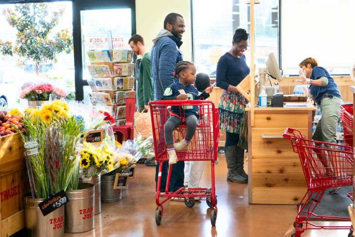 Trader Joe&rsquo;s Checkout Etiquette, According to a Former Employee | The