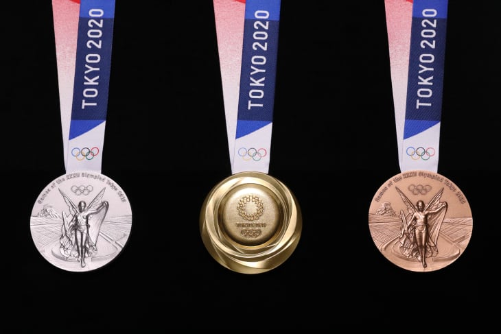 Tokyo 2020 Medals Recycled Cell Phones | Apartment Therapy