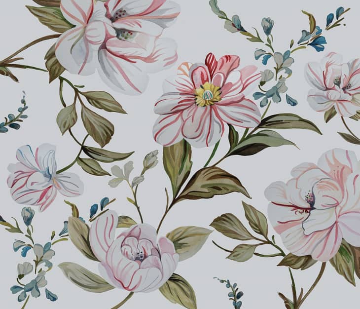 Sutton Foster’s Stunning Statement Ceiling Wallpaper Is Like Living in