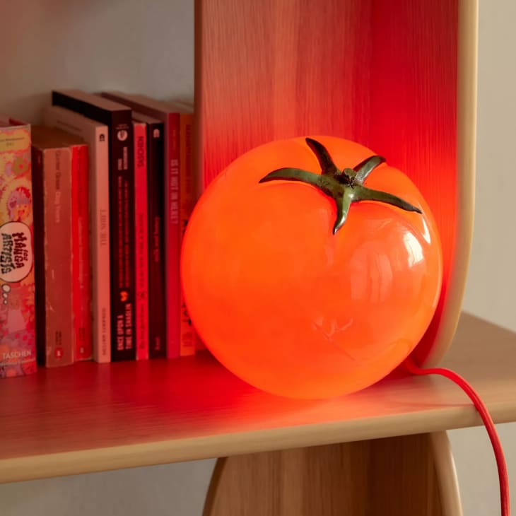 Urban Outfitters’ Tomato Table Lamp Is a Must for a Kitchen Apartment