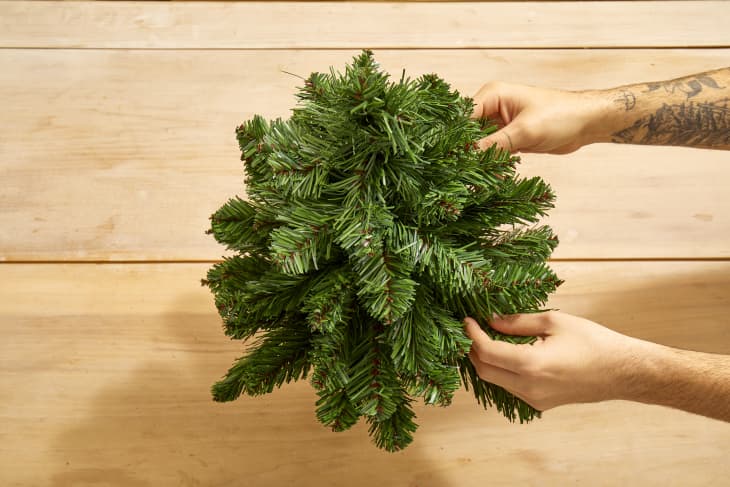 How to Flock a Christmas Tree (Real or Artificial) | Apartment Therapy