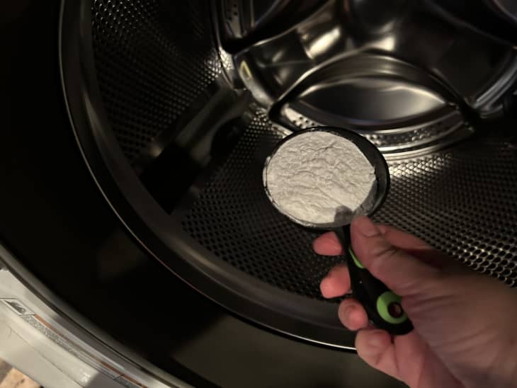 Cleaning the washing machine