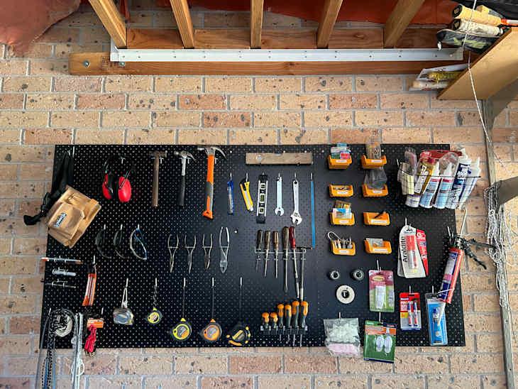 My Grandpa’s Visual Organizing Rule Is So Smart | Apartment Therapy