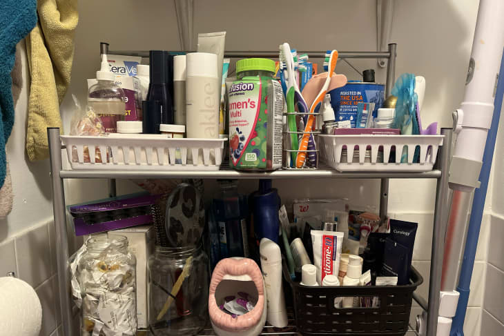 I Tried the “10-10-100 Decluttering Challenge” on My Bathroom ...