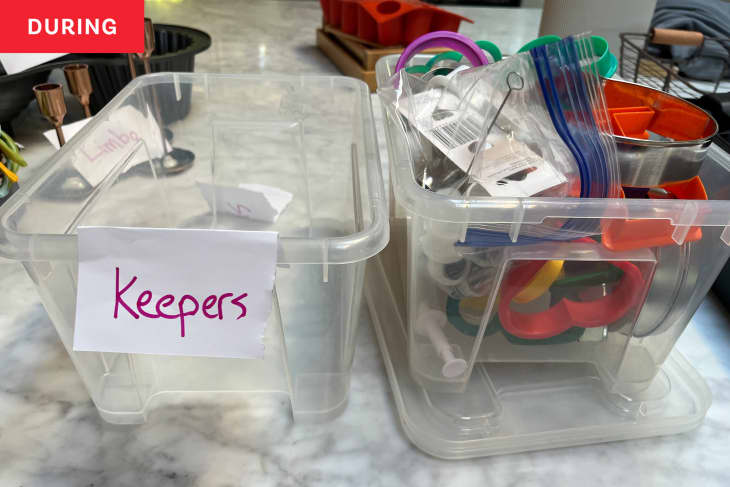 A Pro Organizer's Tips Fixed My Messy Cabinet: See Photos | Apartment ...