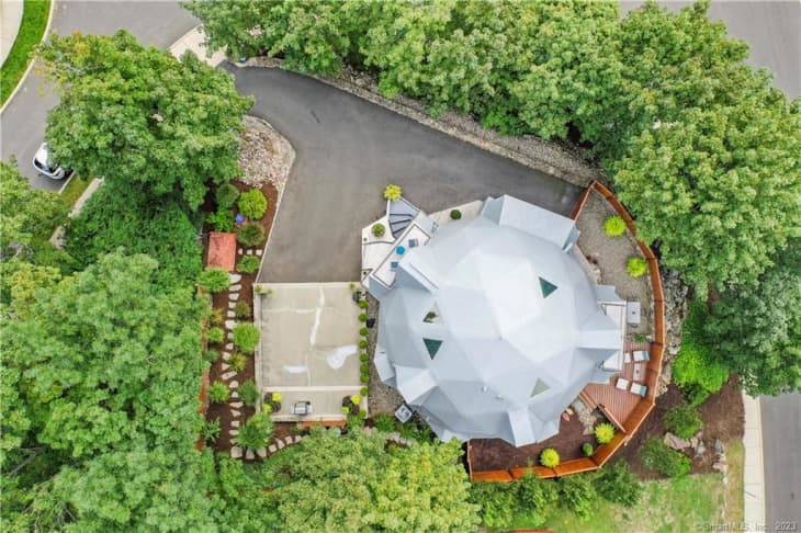 See Inside a Connecticut Geodesic Dome Home for Sale (PHOTOS ...