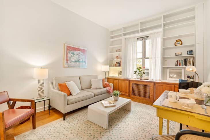 See Photos of This Cozy NYC Co-Op for Sale in Gramercy Park | Apartment ...