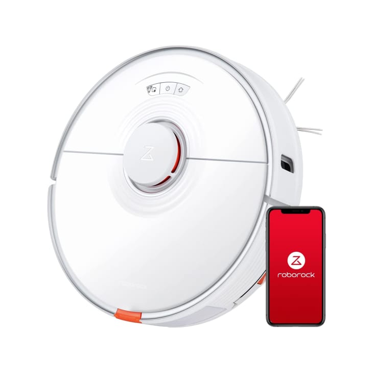 12 Best Airbnb Bedroom Essentials, According to a Superhost Apartment