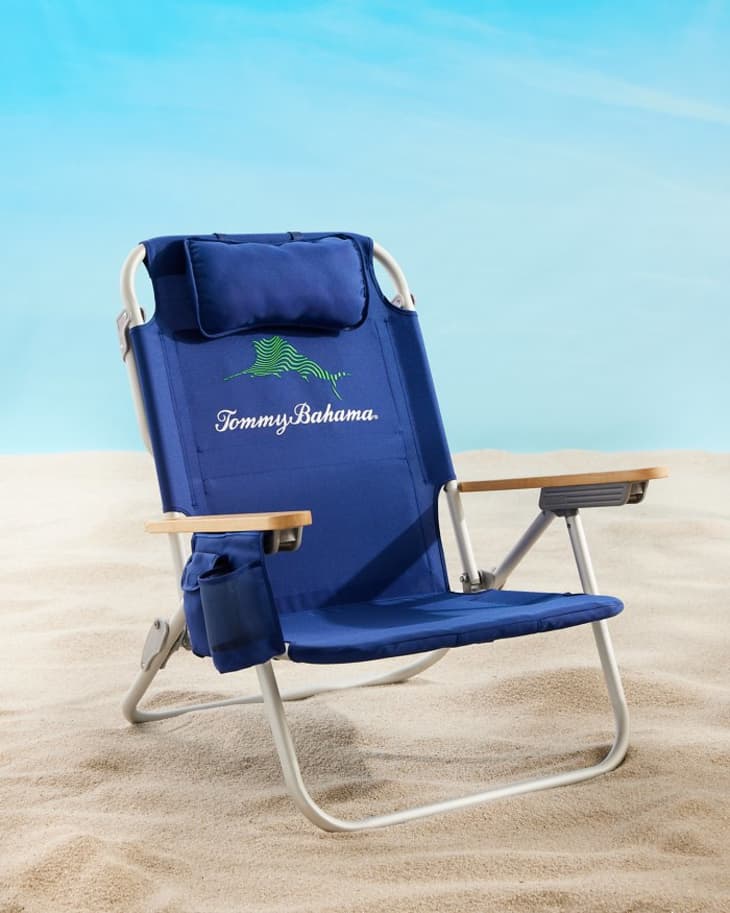 Beach loungers near cheap me