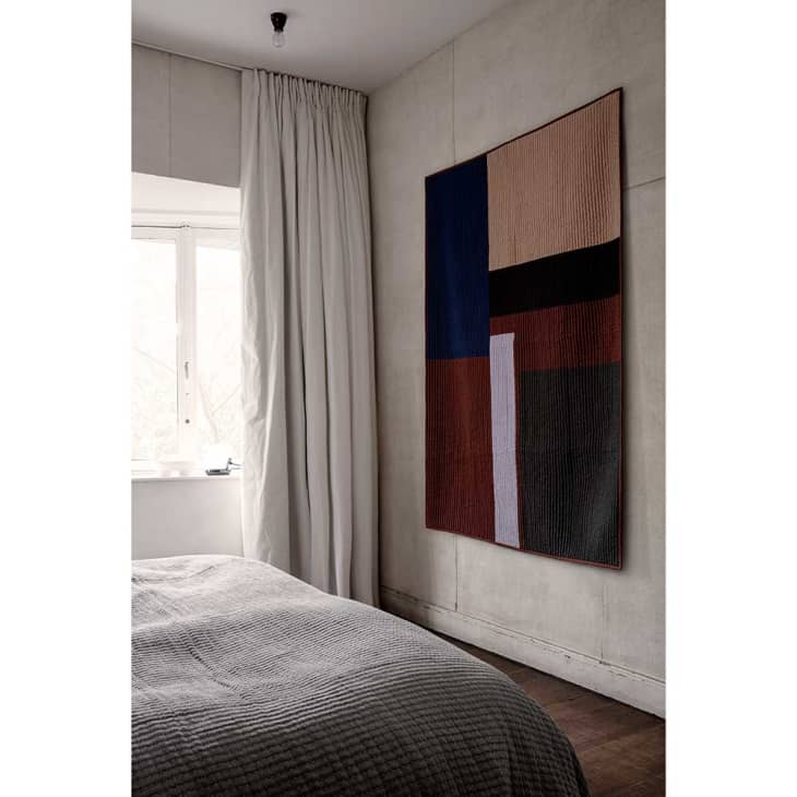 The Best Quilts to Hang as Wall Art - Modern Quilt Decor Trend ...