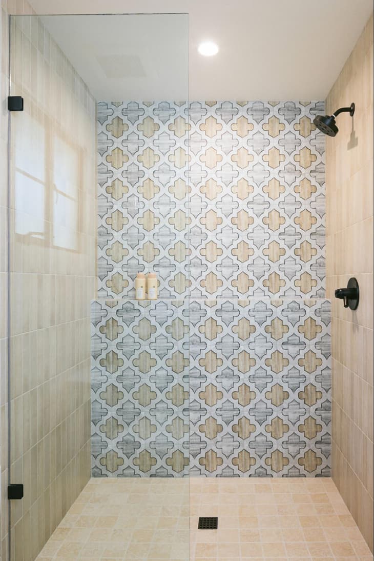 15 Stunning WalkIn Shower Ideas for Any Bathroom Apartment Therapy