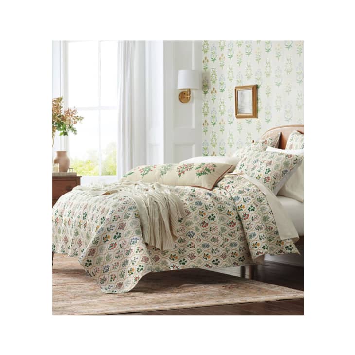 Herbarium-Inspired Decor Is Dominating Spring 2024 Trends | Apartment ...