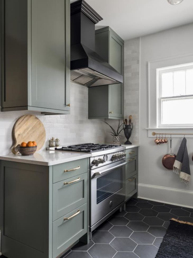 10 Kitchen Backsplash Ideas for a Pretty & Practical Space | Apartment ...