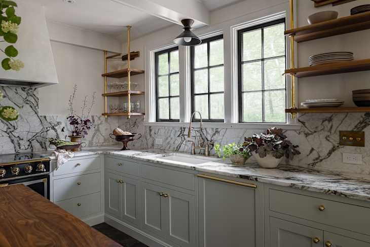The 12 Best Green Kitchen Cabinet Paint Colors, According to Designers ...
