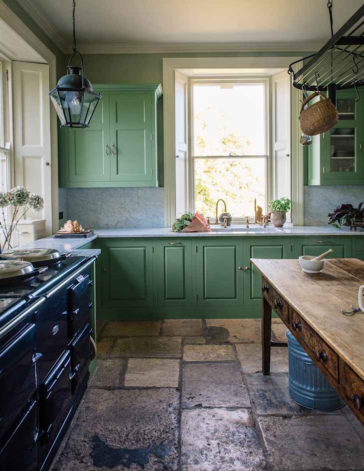 English Kitchens: What Designers Want You to Know About This Aesthetic ...