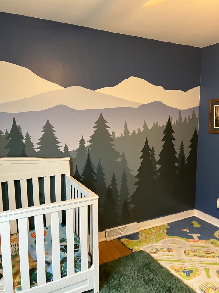 Mountain decal in kids bedroom.