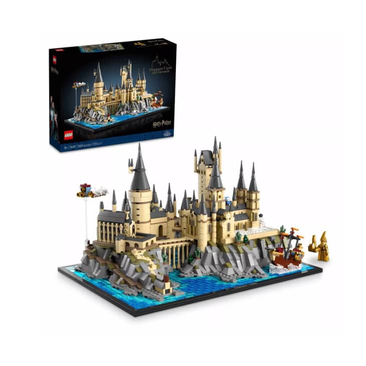 Product Image: LEGO Harry Potter Hogwarts Castle and Grounds