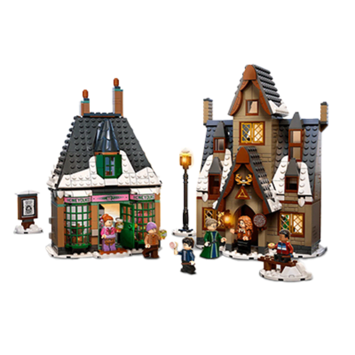 Hogsmeade™ Village Visit at LEGO
