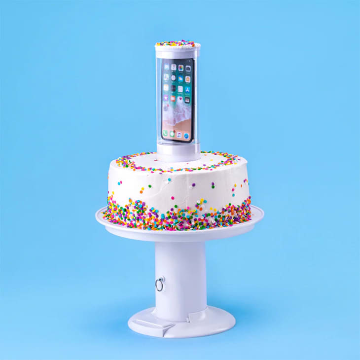 Review: Surprise Popping Cake and Cupcake Stand | The Kitchn