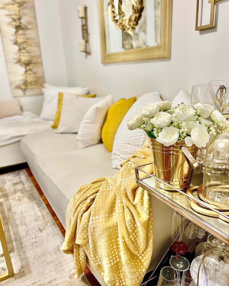 What Colors Go With Yellow? Try These Complementary Colors Apartment