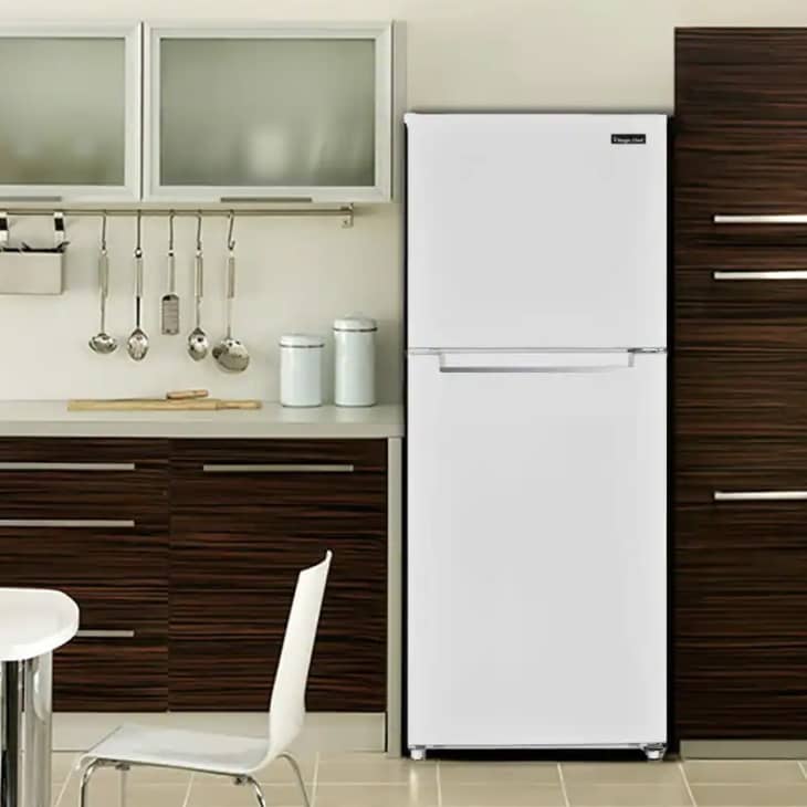 Product Image: Magic Chef Top Freezer Refrigerator