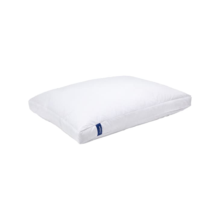 https://cdn.apartmenttherapy.info/image/upload/f_auto,q_auto:eco,w_730/commerce%2Fbest-down-pillows%2Fcasper-down-pillow