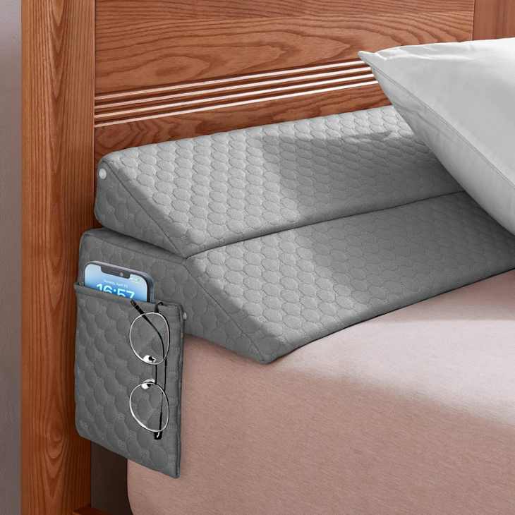 The EUHAMS Bed Wedge Pillow Is a "GameChanger" For Your Nighttime