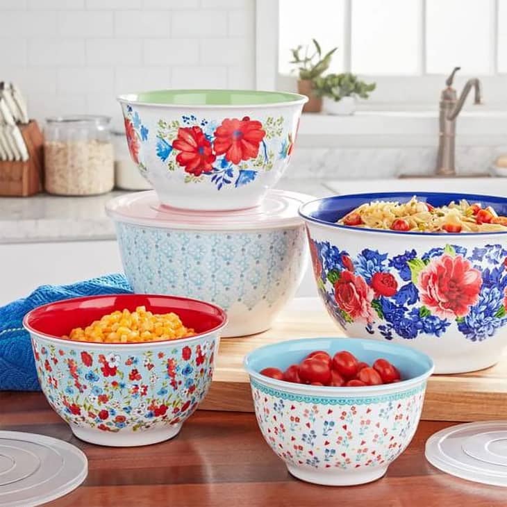 The Pioneer Woman's "So Beautiful" Mixing Bowls Are a Walmart Best