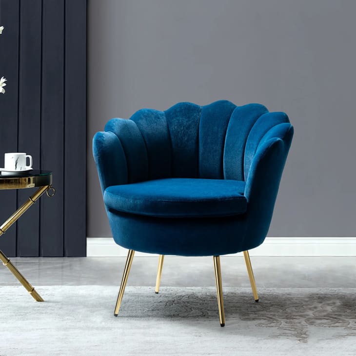 17 Best Comfortable Chairs for Small Spaces 2023