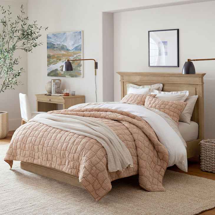 Pottery Barn's "Cloud Quilt" Is an Editor Favorite (It's on Sale ...