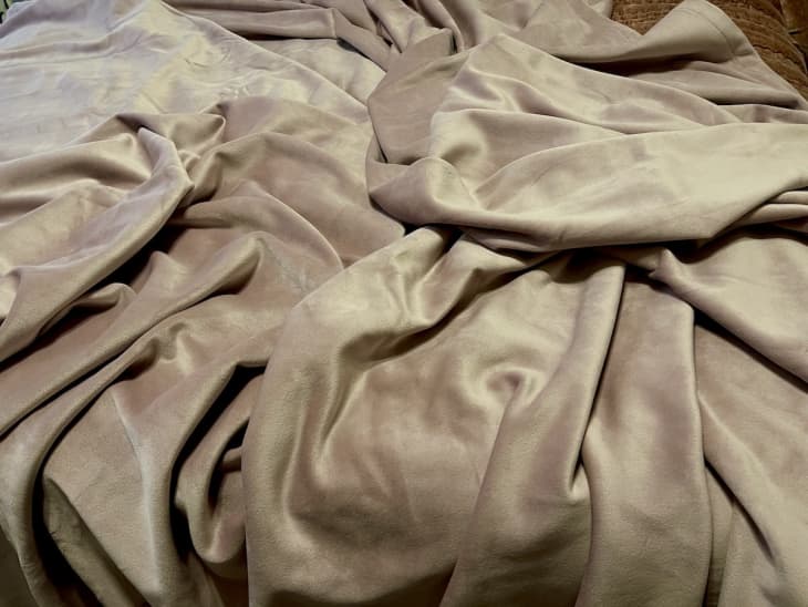 I Tried Big Blanket Co.'s Original Stretch Blanket and It Now Lives on My Bed Apartment Therapy