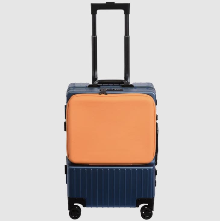 Havaianas Just Dropped A New Carryon Suitcase for Holiday Travel ...