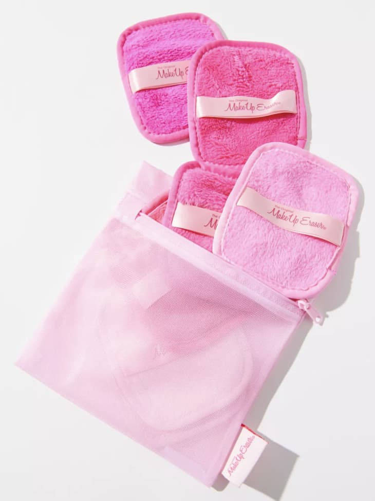 Practical Travel Gifts Under 50 to Shop 2023 Apartment Therapy