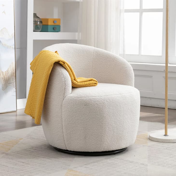 Comfortable swivel armchair 2025