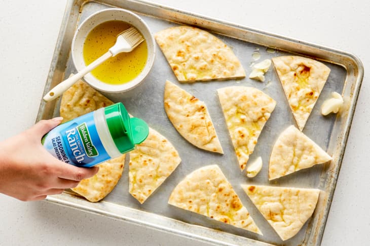 Recipe: Crispy Garlic-Ranch Pita Chips | The Kitchn