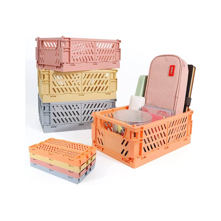 Shoe storage with lid clearance