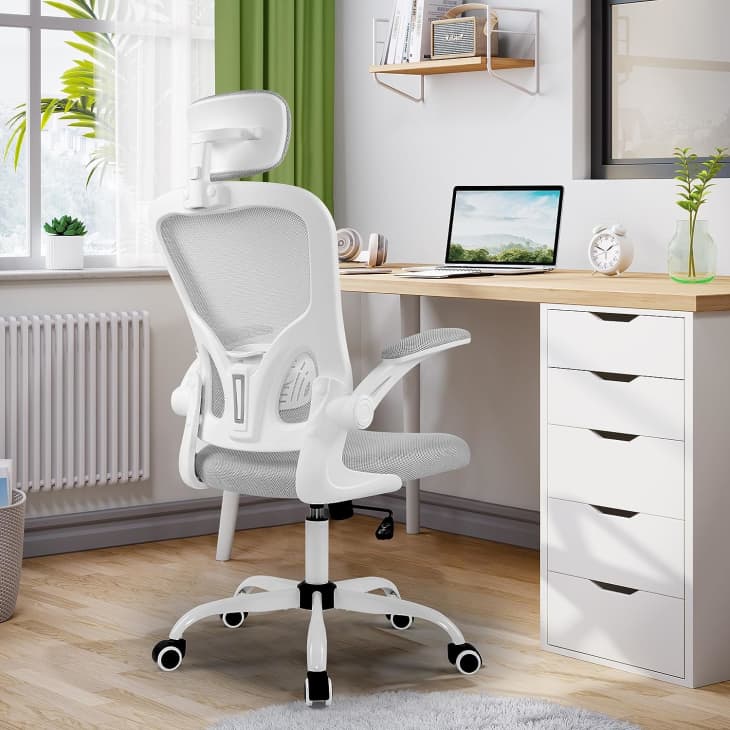 10 Dorm Desk Chairs Under $100 You'll Actually Want to Use | Dorm Therapy