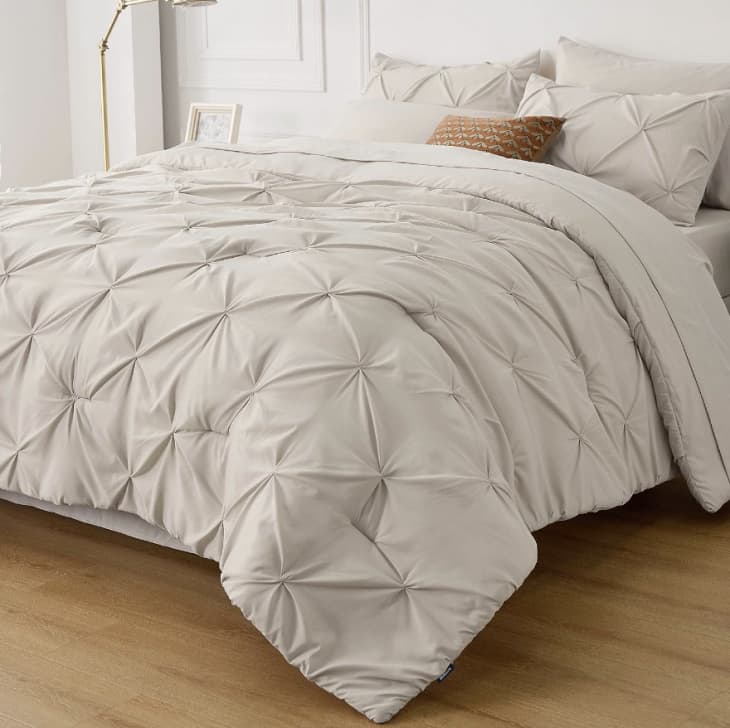 Bedsure Comforter Set, Queen at Amazon
