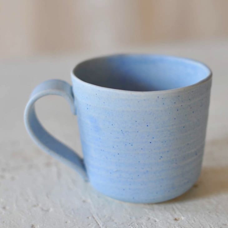 产品形象:陶瓷蓝色马克杯