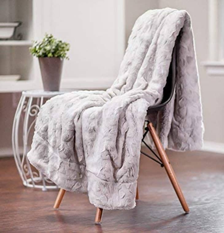 Details about   Luxury Faux Fur Throw Blanket Grey and Black High Pile Mixed Throw Blanket Sup 