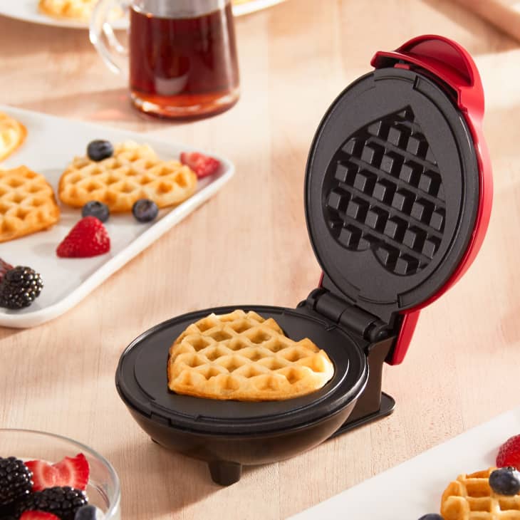 Product Image: Dash Mini Design Heart Waffle Maker