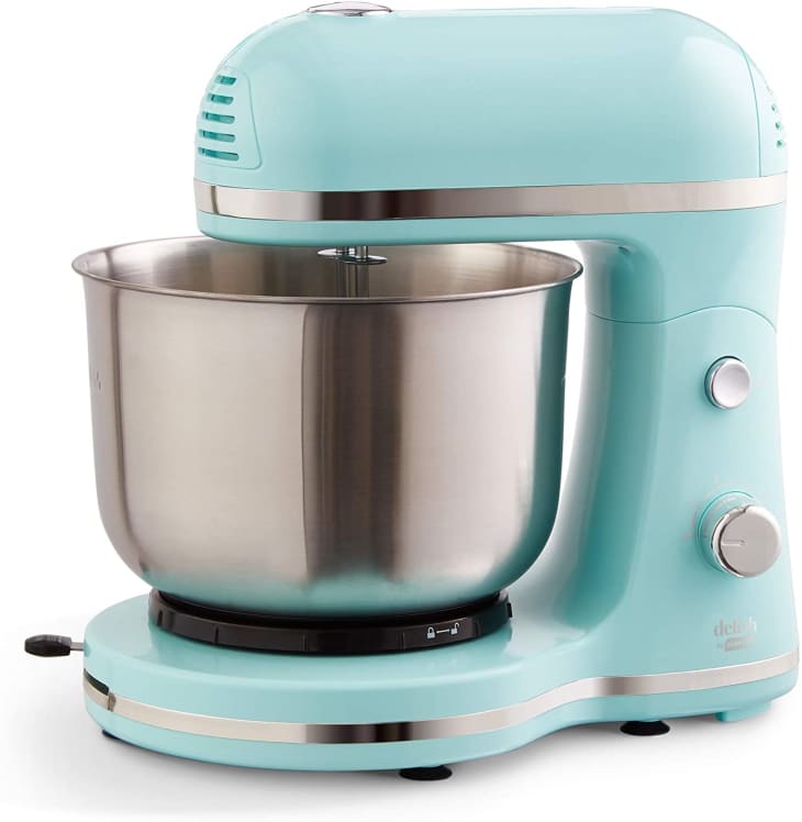 Forklaring Vejrtrækning emne Dash Launches New Affordable and Compact Stand Mixer | The Kitchn