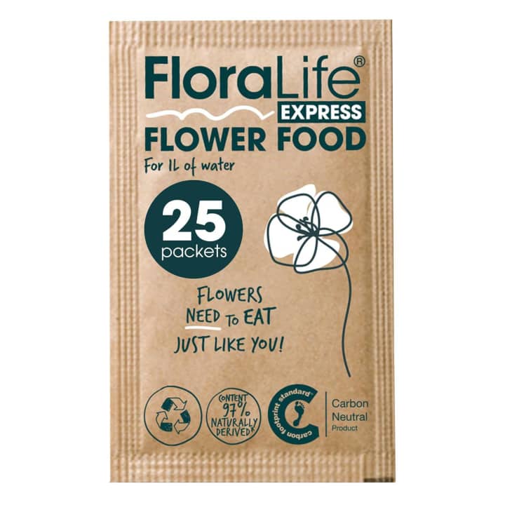 FloraLife Cut Flower Food Packets (25 Packs) at Amazon
