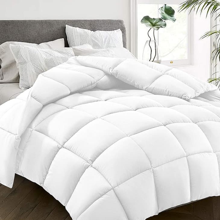 Product Image: HYLEORY All Season Comforter