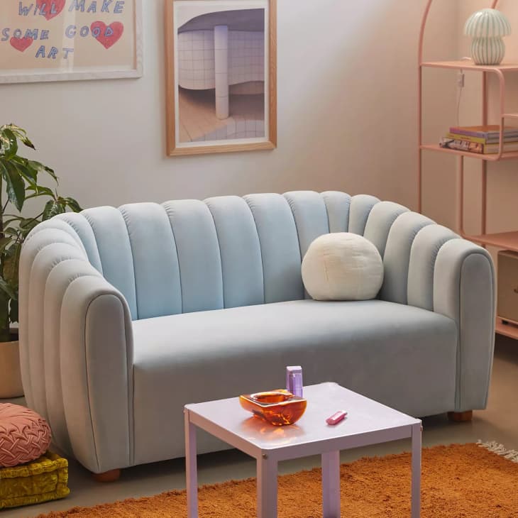 Juliette Tufted Velvet Love Seat at Urban Outfitters