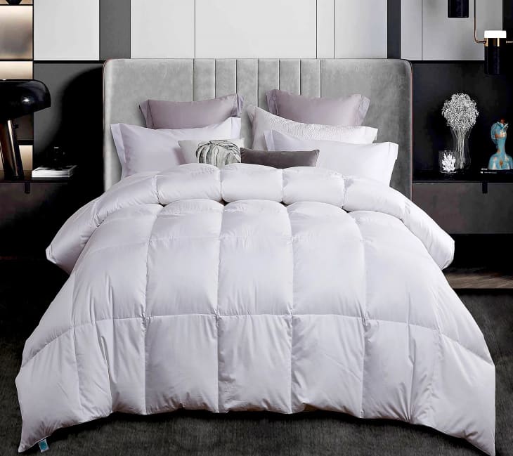 Product Image: Martha Stewart Luxury All Season White Down Comforter F/Q