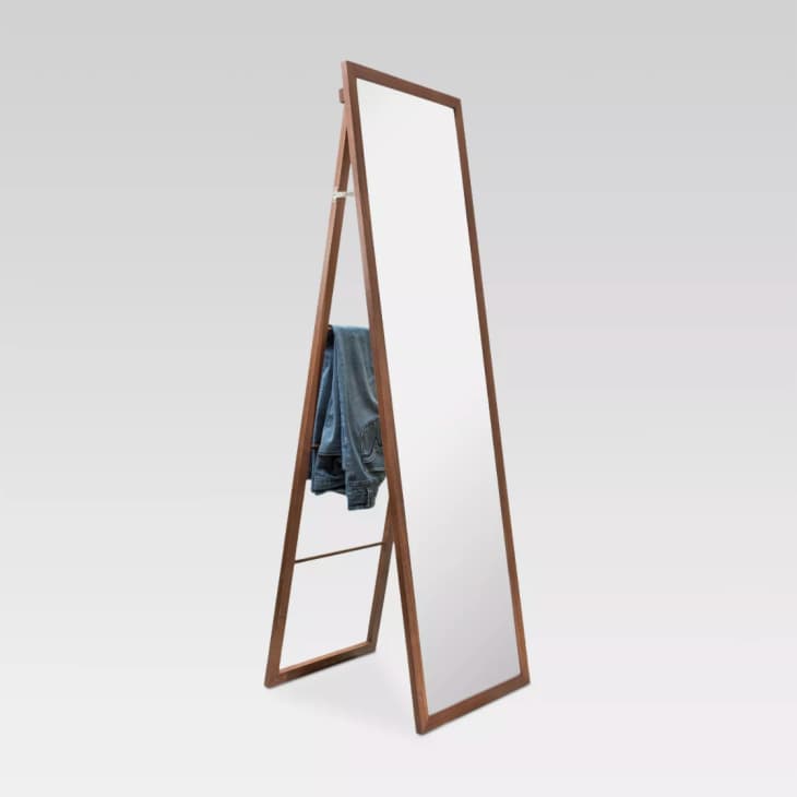 产品形象:门槛木镜带梯子
