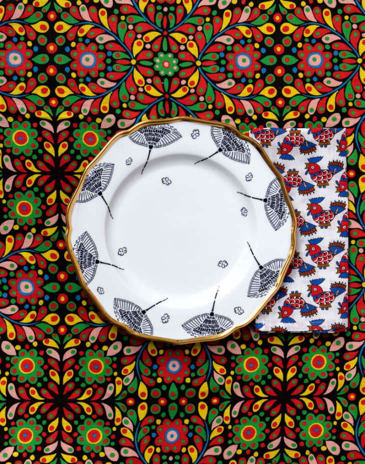 Product Image: Medium Tablecloth in Confetti