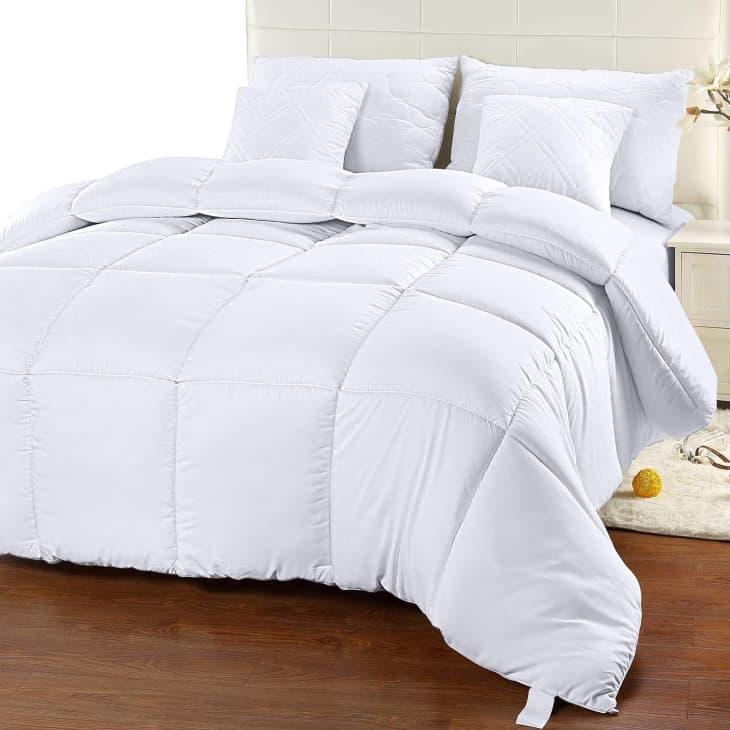 Utopia Bedding Comforter Quilted Duvet Insert at Amazon